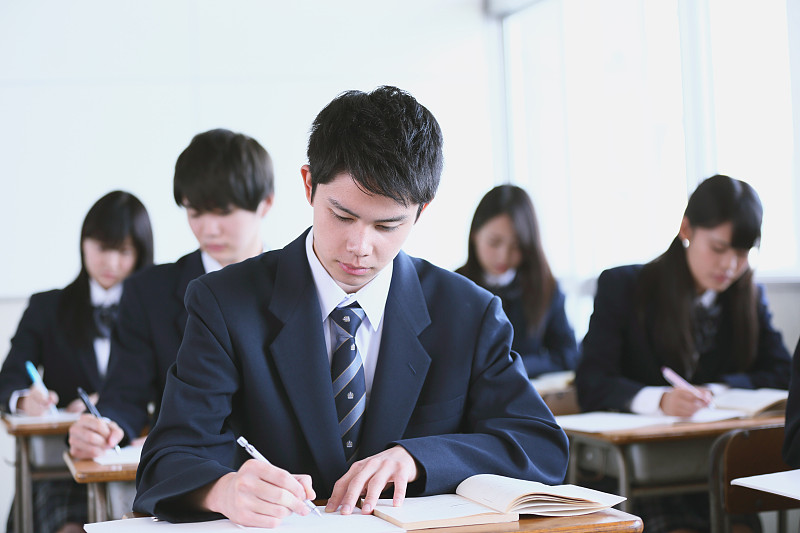 高中数学怎么学才能提高成绩第五步：掌握数学考试技巧；