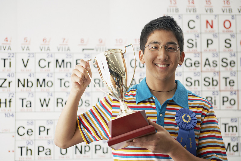 高中数学怎么学才能提高成绩步骤九：多做高考数学真题；